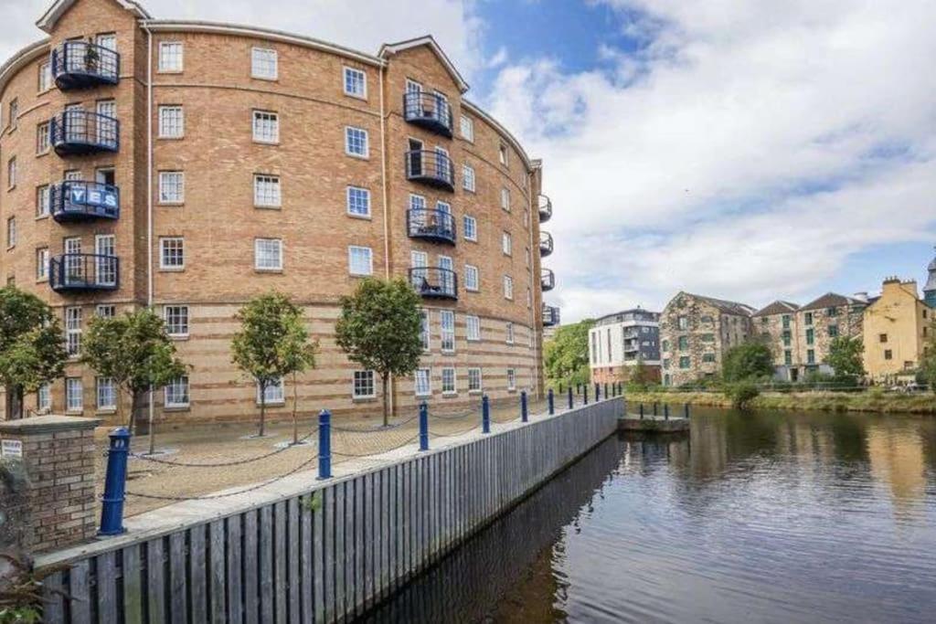 My Waterfront Apartment, Views Over Water Of Leith エディンバラ エクステリア 写真