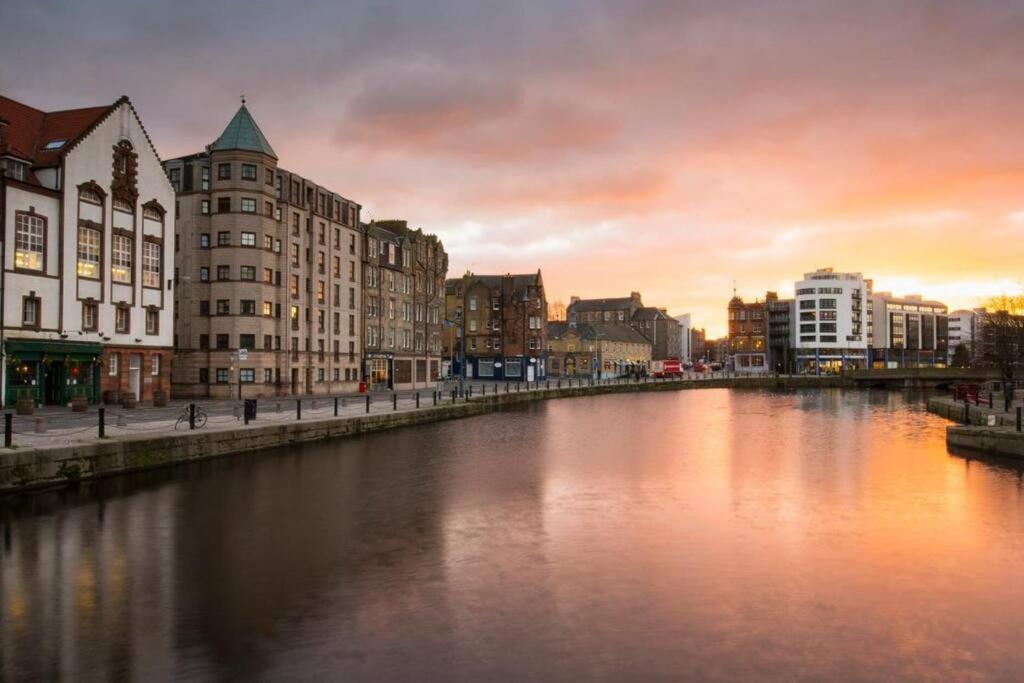 My Waterfront Apartment, Views Over Water Of Leith エディンバラ エクステリア 写真